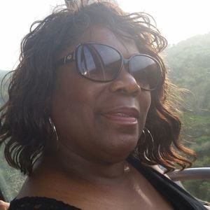 Meet your Posher, Gloria